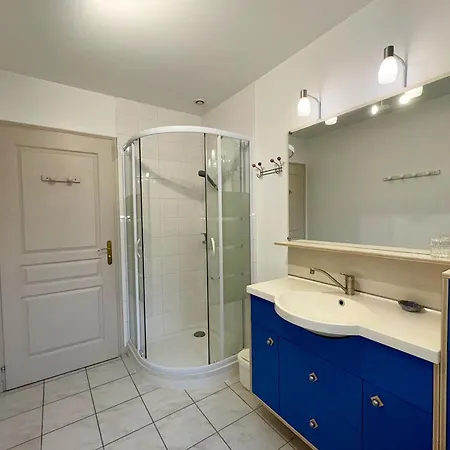 Hébergement de vacances Spacieuse Maison En Forêt Proche Pour 7 Personnes - Fr-1-323-570 *